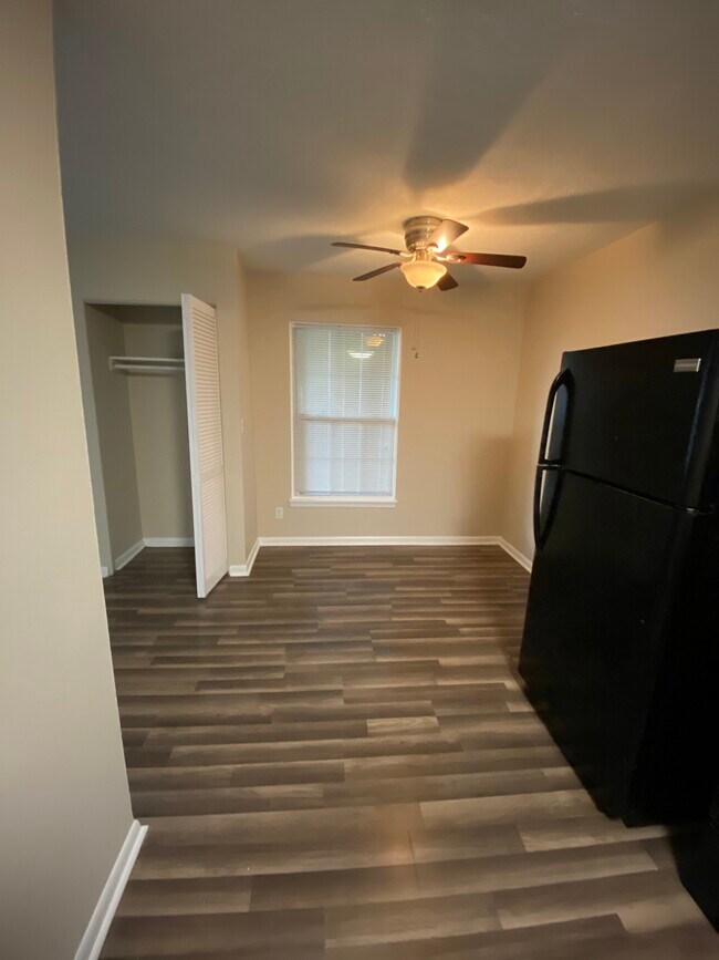 Kitchen - 2642 Cleveland Blvd