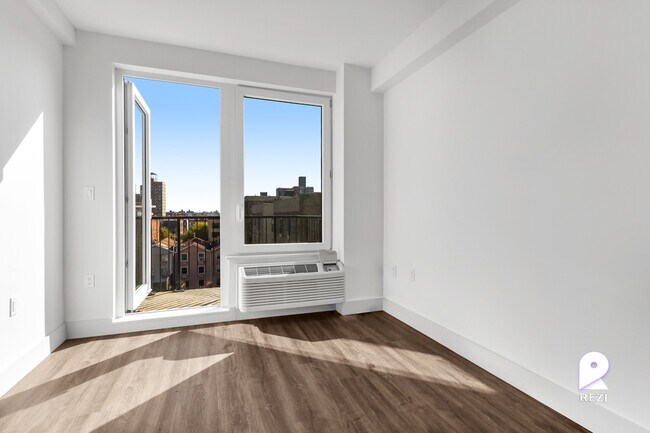 Building Photo - 2069 Honeywell Ave