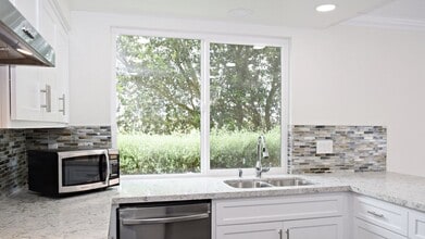 Building Photo - 8821 Via Andar