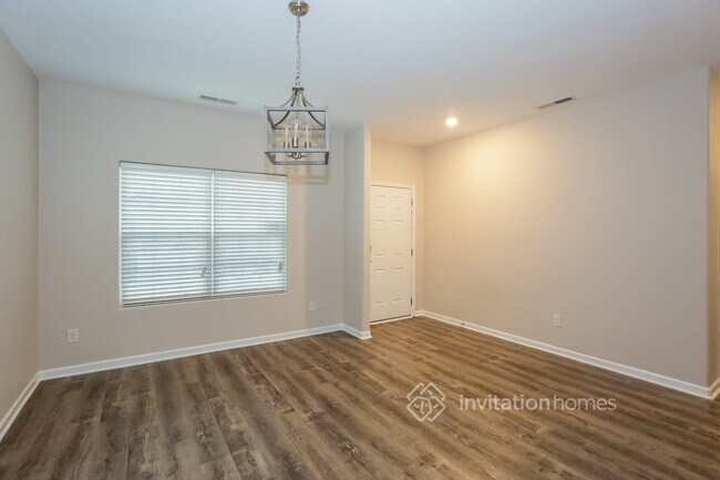 Foto del edificio - 7122 Cuddington Dr