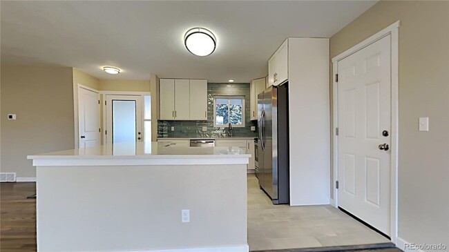 Building Photo - Stunning Newly Remodeled 4-Bedroom Rental ...