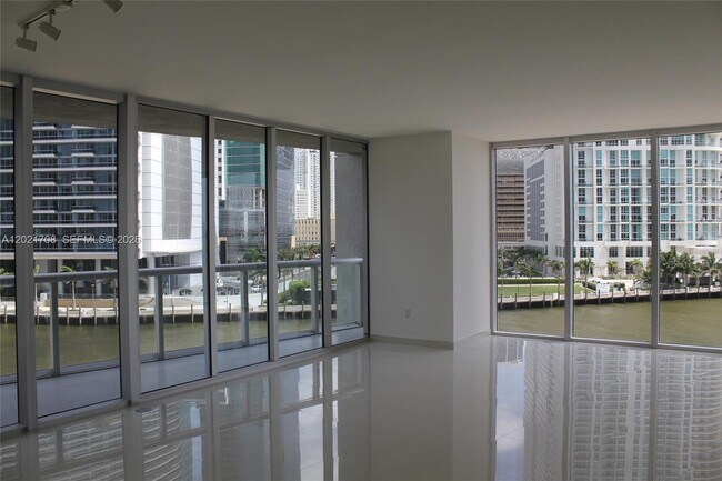 Foto del edificio - 465 Brickell Ave
