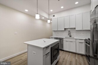 Building Photo - 1112 5th St NW