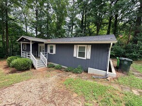 Building Photo - 6906 Baywood Dr