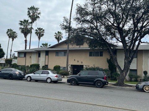 Foto del edificio - 590 E Olive Ave