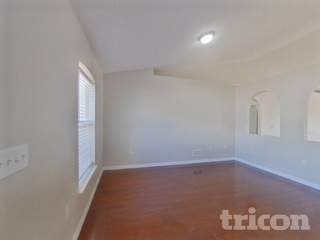 Foto del edificio - 970 Cambridge Ct