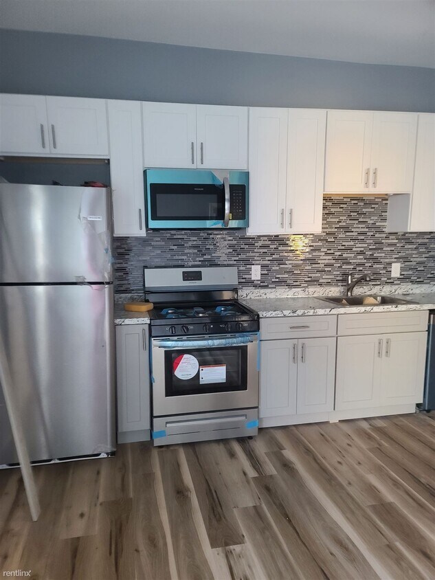 Foto del edificio - 2 br, 1 bath 4plex - 137 Washington Street 2R
