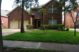 Building Photo - 2114 Madewood Dr
