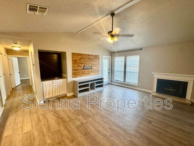 Foto del edificio - 1202 Thorpe Ln