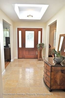 Building Photo - 4 br, 2.5 bath House - 584 Fairhills Drive