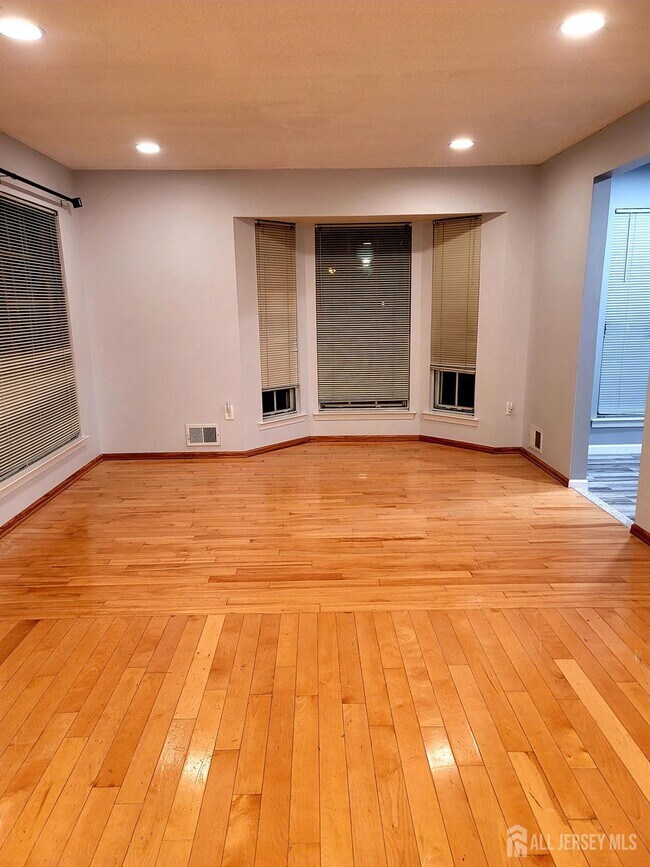 Foto del edificio - 219 Kempsey Dr