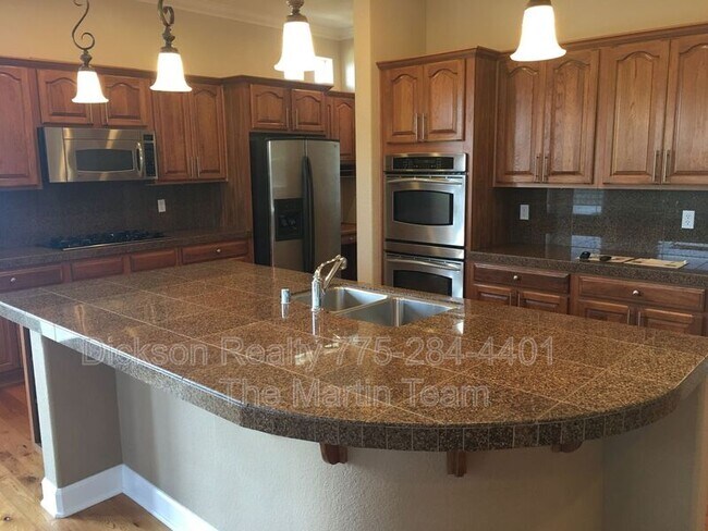 Building Photo - 6175 Axis Dr