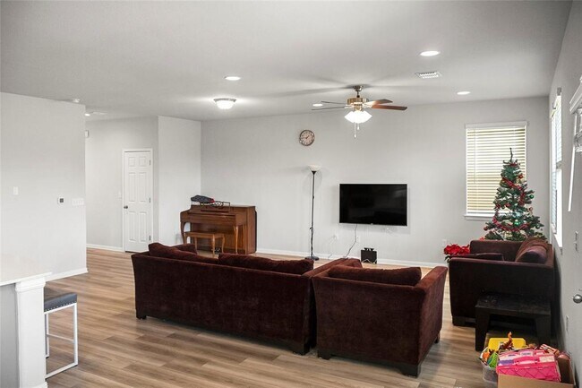 Foto del edificio - 11207 Sentinel Dr