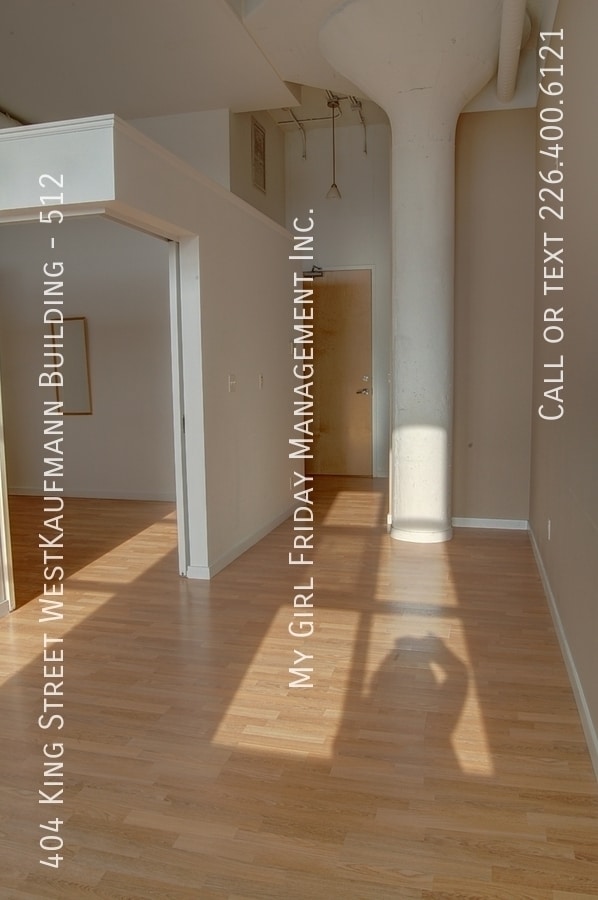 Building Photo - 404 King St W