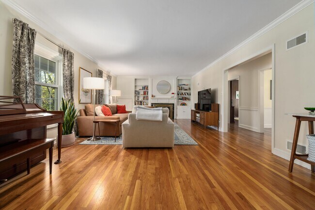 Foto del edificio - 2590 Brookwood Rd