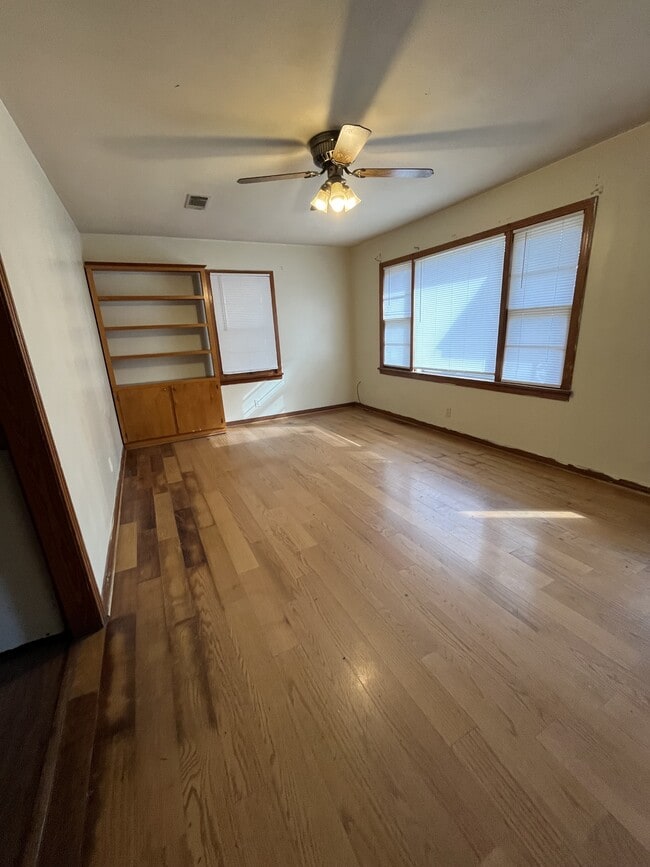 Building Photo - 5757 Naff Ave