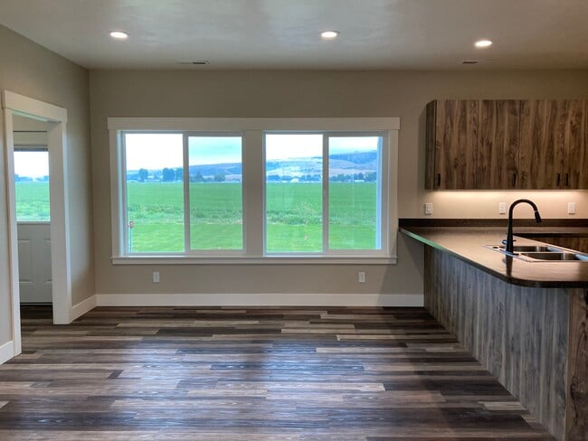 dinging room and kitchen bar - 1219 N 1150 E