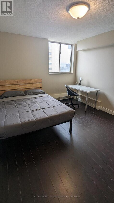Photo principale - 340-2340 Dixon Rd