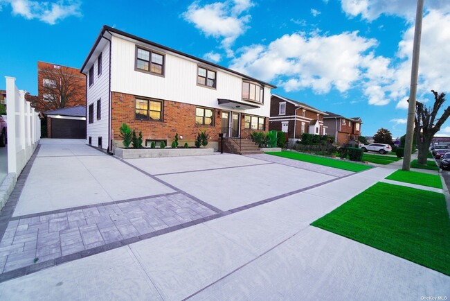 Building Photo - 30 Barrymore Blvd