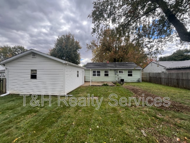 Building Photo - 1950 Lynwood Dr