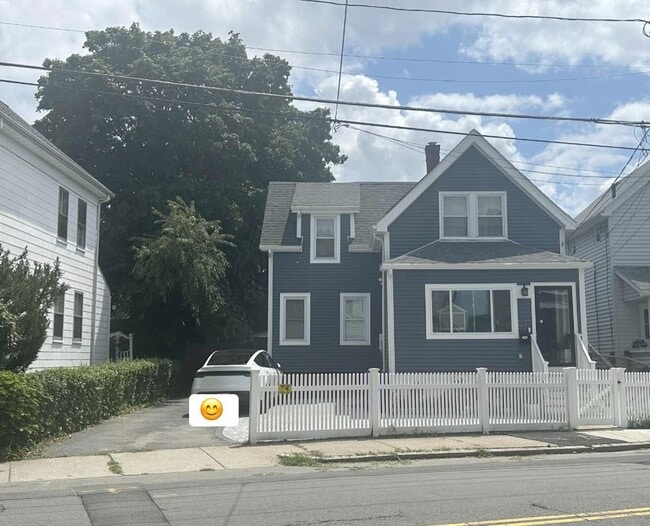 Building Photo - 317 Lynn St