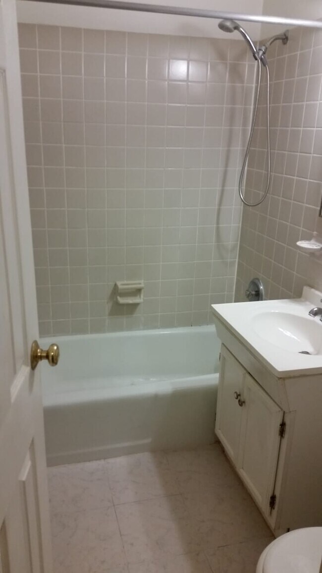 Bathroom - 10 Tuttle St