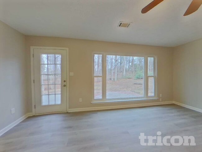 Foto del edificio - 2255 Hamilton Parc Ln