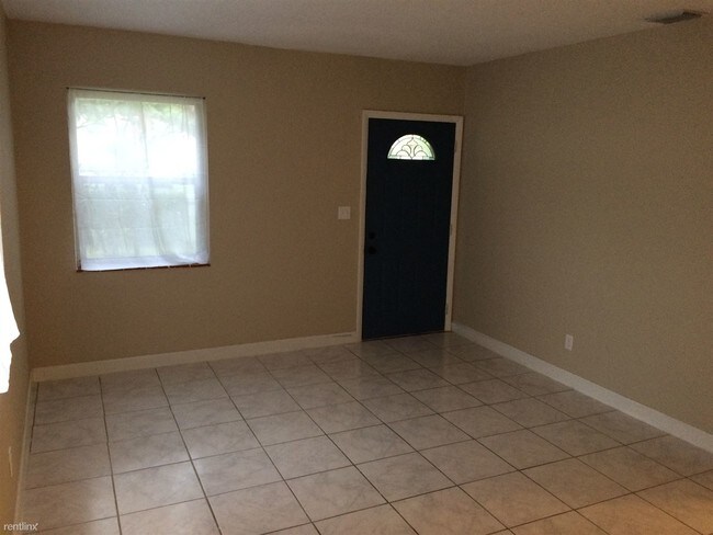 Building Photo - 6420 SW 58th Pl