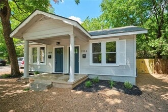 Building Photo - 208 W 45th St