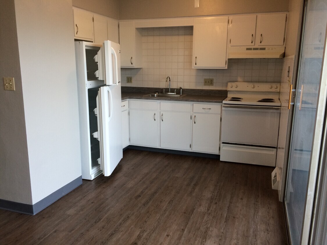 115 S 13th St, Weirton, WV 26062 Townhouse for Rent in Weirton, WV