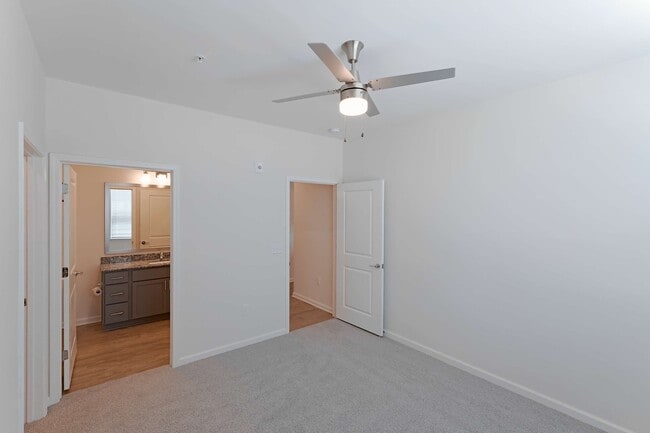 Building Photo - Evolve New Hope Farm