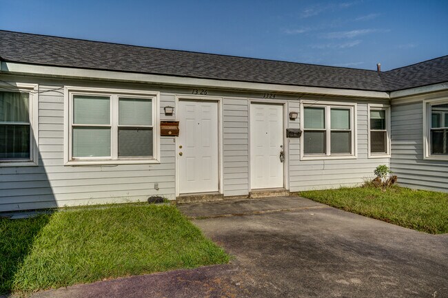 Building Photo - 1324 Maple St