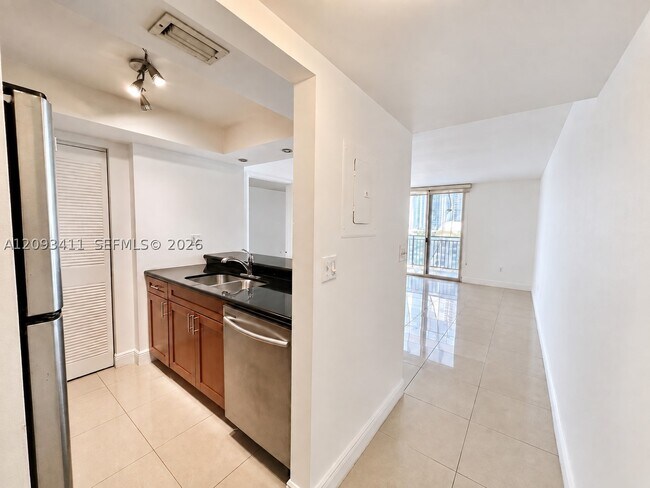 Building Photo - 850 N Miami Ave