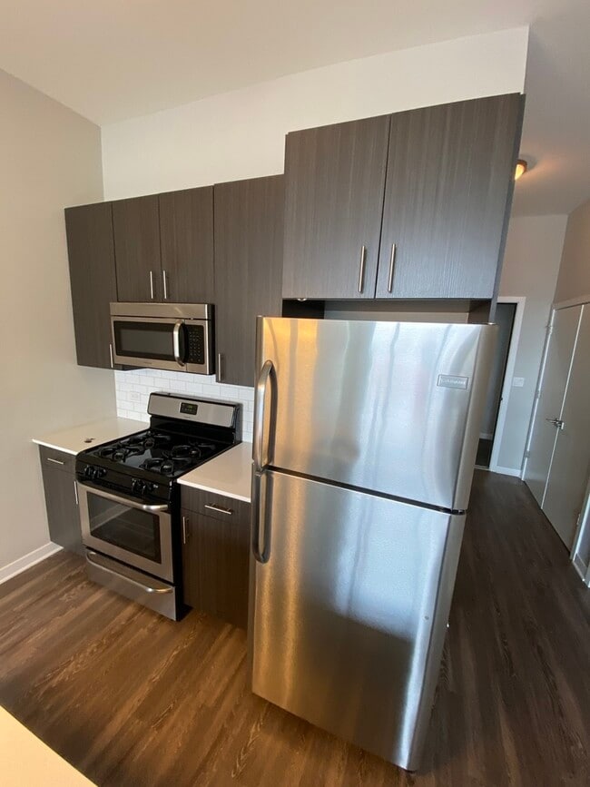 Foto del edificio - 1545 W North Ave