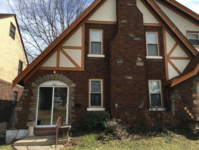 Building Photo - 1360 Herlin Pl