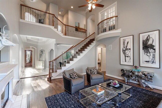 Building Photo - 5826 Santa Fe Springs Dr