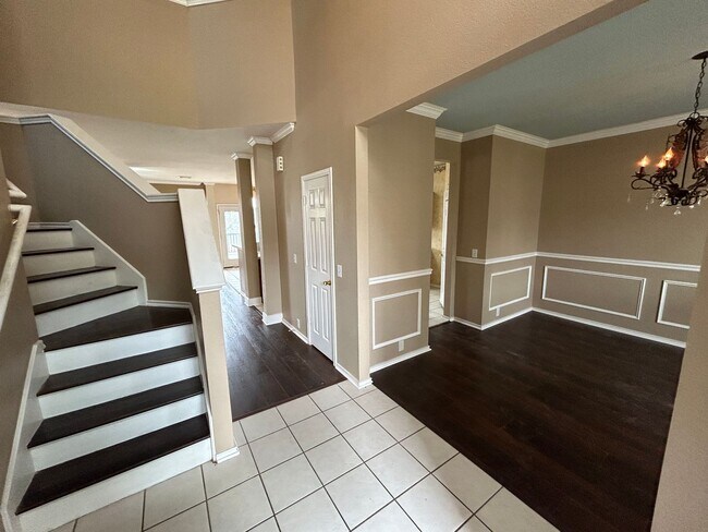 Foto del edificio - MUST SEE! 2-Story 4 Bedroom / 3 Bath Home ...