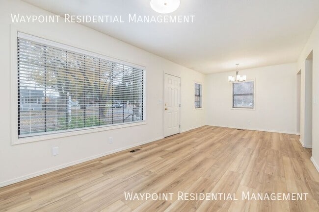 Building Photo - 1629 S Manitou Ave