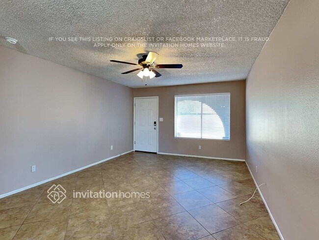 Foto del edificio - 2933 W Grovers Ave