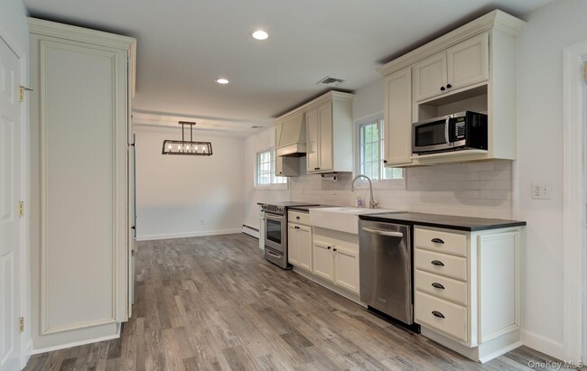 Foto del edificio - 20 Arcadia Dr