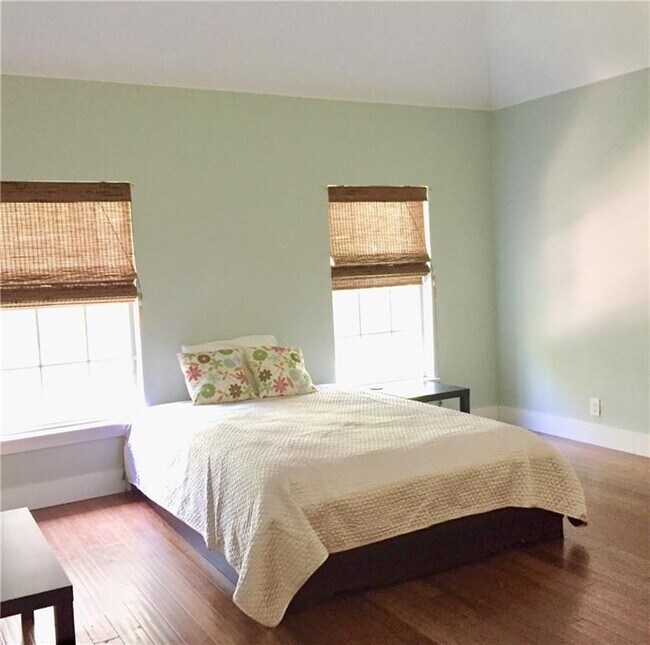 Building Photo - 10400 Wolftrap Dr