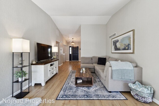 Building Photo - 3 br, 2 bath House - 11770 E Asbury Ave
