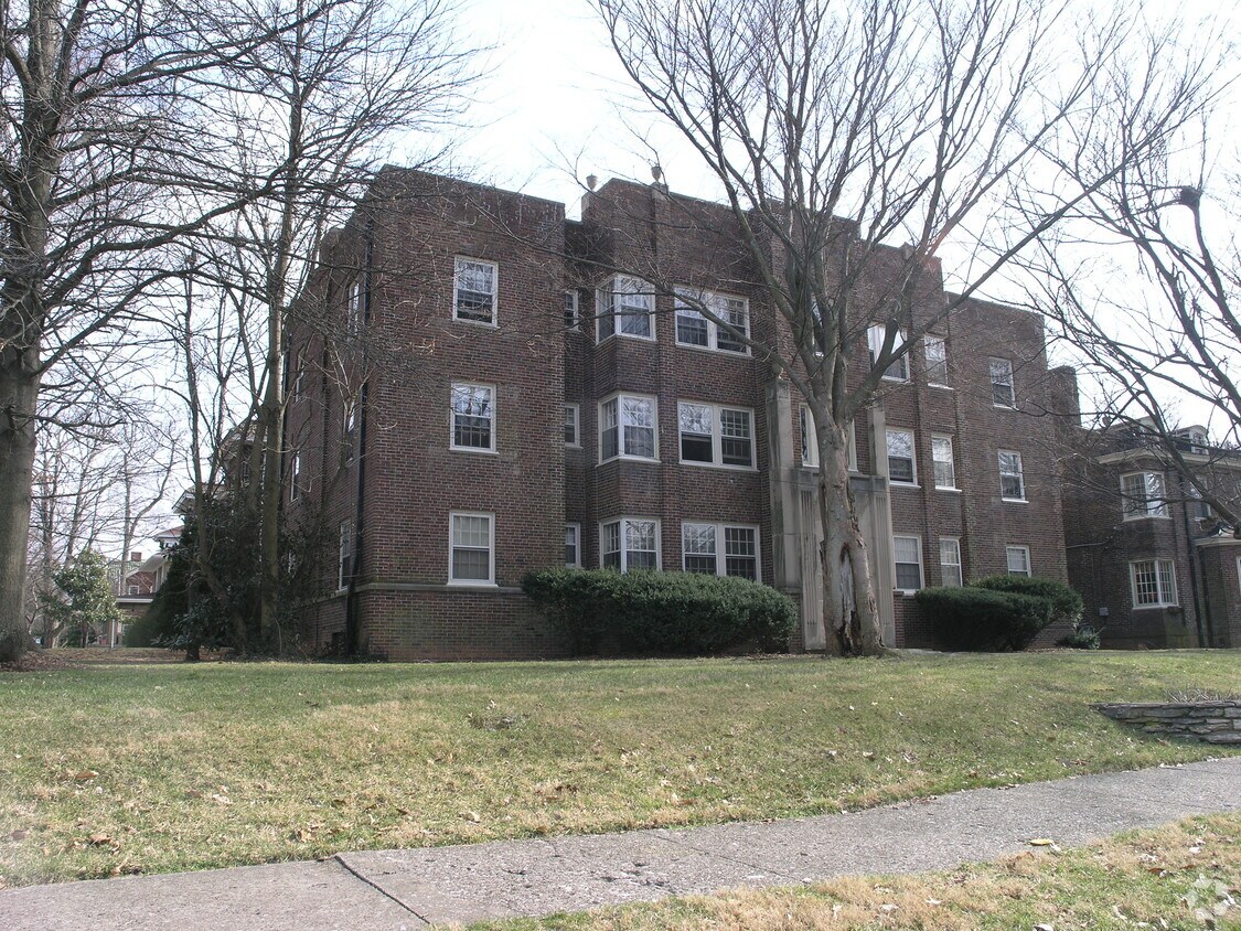 Building Photo - 100-102 S Hanover St