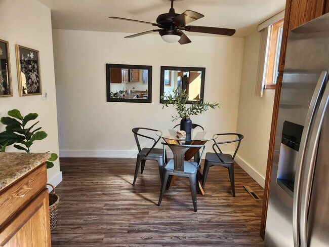 Foto del edificio - Old Town Duplex!