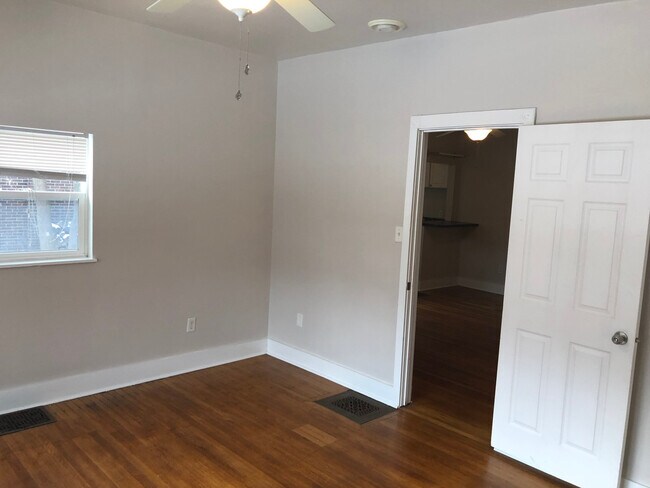 Foto del edificio - 404 W Springfield Ave