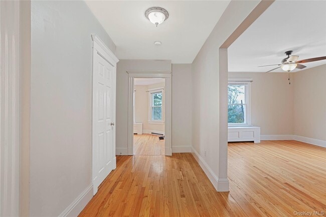 Building Photo - 206 New Broadway