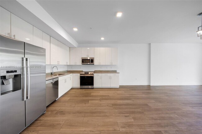 Building Photo - 3265 Bird Ave