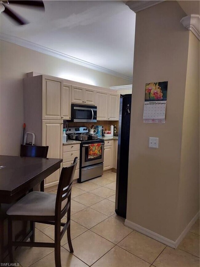 Building Photo - 517 Robin Hood Cir