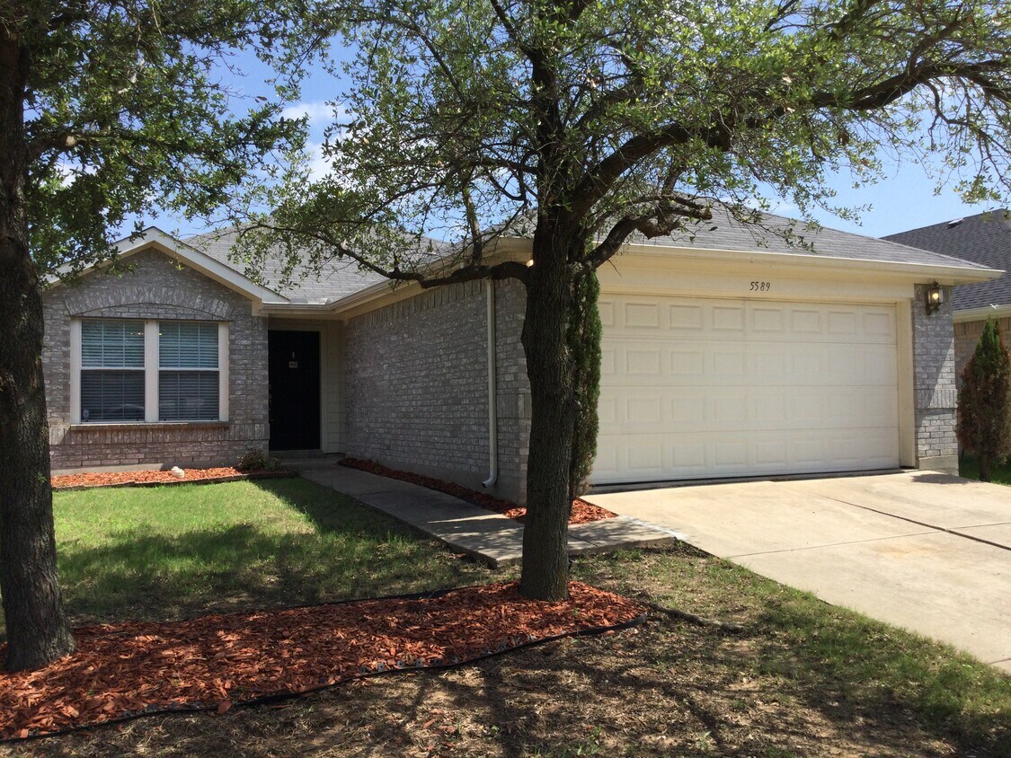 Foto principal - 5589 Hunters Bend Lane