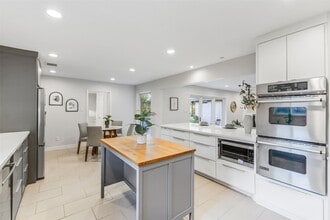 Building Photo - 12326 Old Oaks Dr